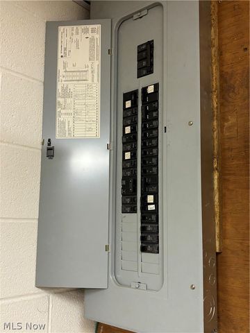 42900 Woodvale Lane, Columbiana, OH 44408