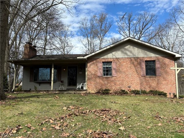 42900 Woodvale Lane, Columbiana, OH 44408