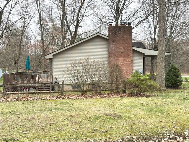 42900 Woodvale Lane, Columbiana, OH 44408
