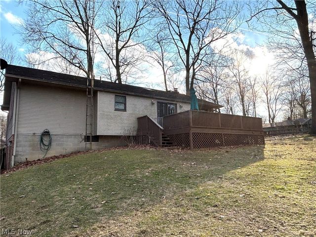 42900 Woodvale Lane, Columbiana, OH 44408