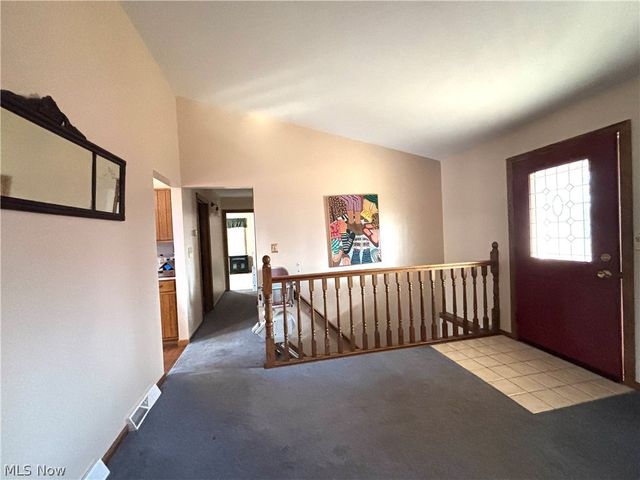 42900 Woodvale Lane, Columbiana, OH 44408