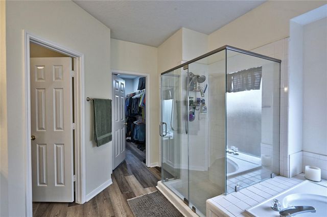 1415 Crystal Lake Circle E, Pearland, TX 77584