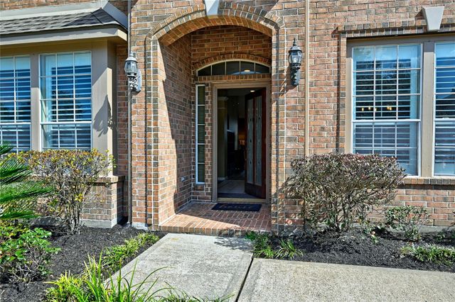 1415 Crystal Lake Circle E, Pearland, TX 77584