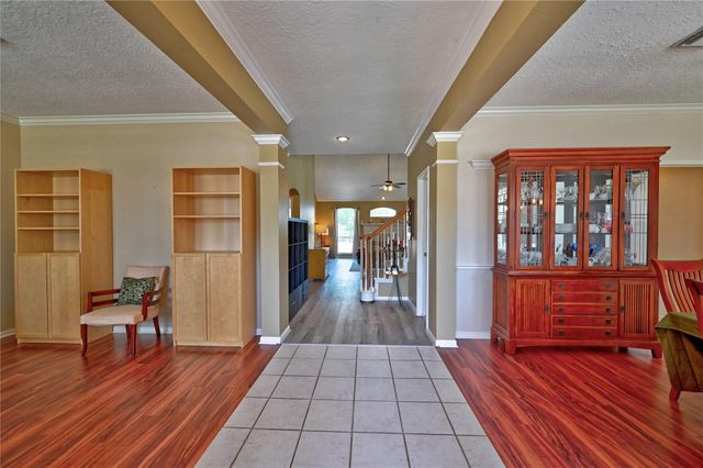 1415 Crystal Lake Circle E, Pearland, TX 77584