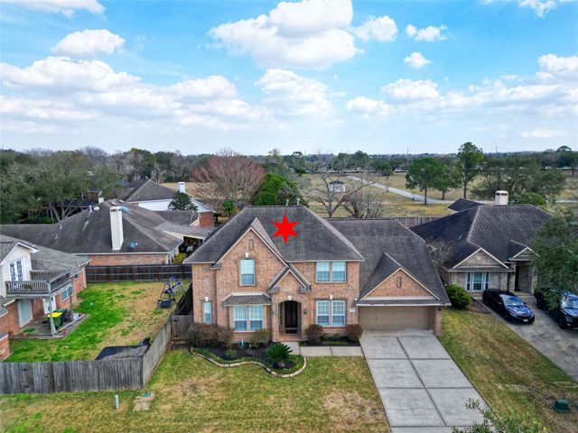1415 Crystal Lake Circle E, Pearland, TX 77584