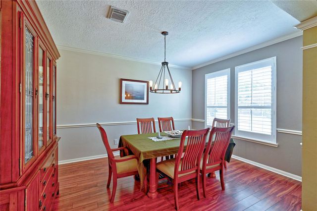 1415 Crystal Lake Circle E, Pearland, TX 77584