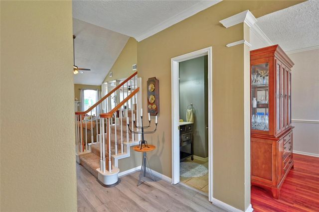 1415 Crystal Lake Circle E, Pearland, TX 77584