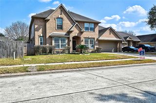 1415 Crystal Lake Circle E, Pearland, TX 77584