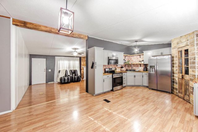 5515 Bayou Black Dr, Gibson, LA 70356