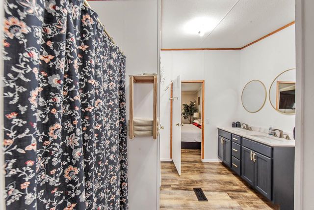 5515 Bayou Black Dr, Gibson, LA 70356