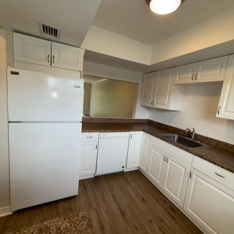 1900 S Kanner Highway S Apt 10 - 102, Stuart, FL 34994