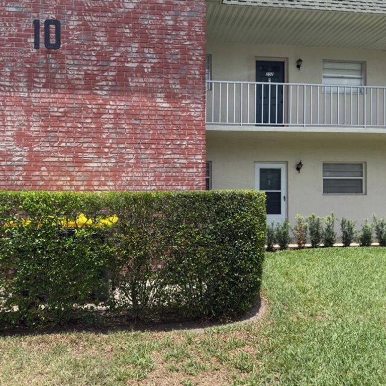 1900 S Kanner Highway S Apt 10 - 102, Stuart, FL 34994