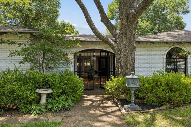 9519 Springwater Drive, Dallas, TX 75228