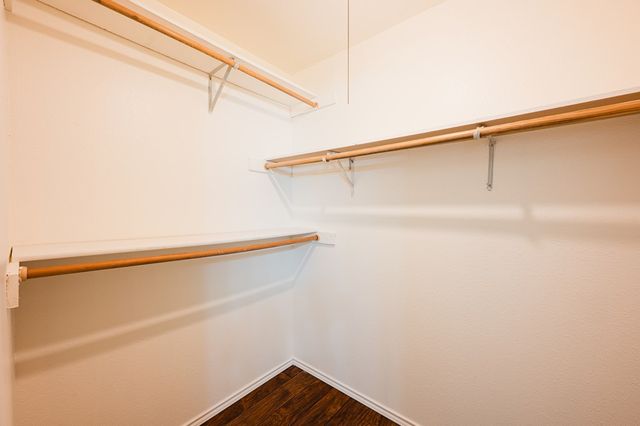 5122 Sunnyside Dr, Midland, TX 79703