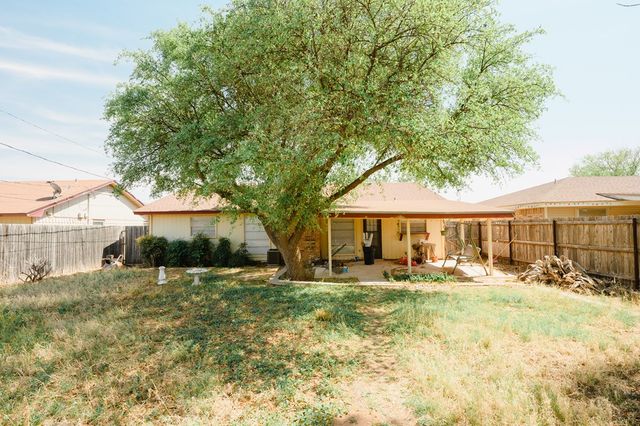 5122 Sunnyside Dr, Midland, TX 79703