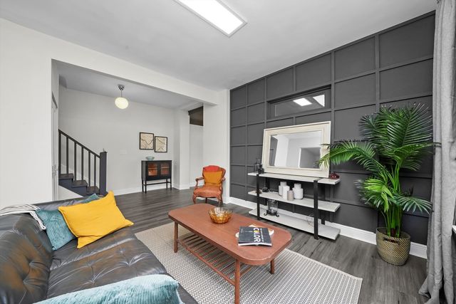 601 S 6th Avenue, Maywood, IL 60153