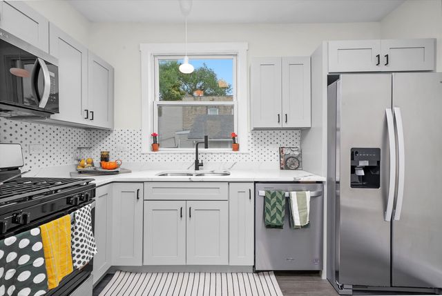 601 S 6th Avenue, Maywood, IL 60153