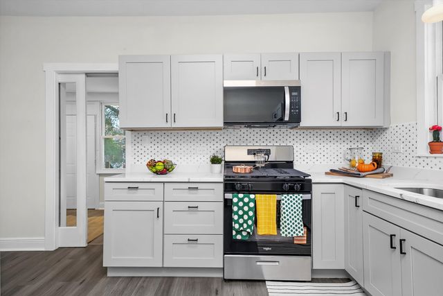 601 S 6th Avenue, Maywood, IL 60153