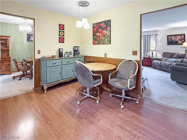 284 Old Oak Drive, Cortland, OH 44410