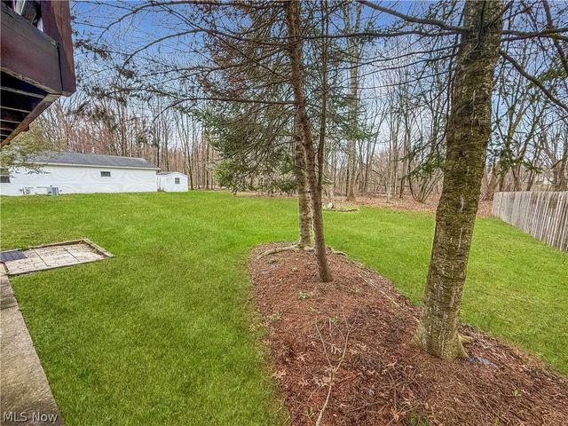 284 Old Oak Drive, Cortland, OH 44410