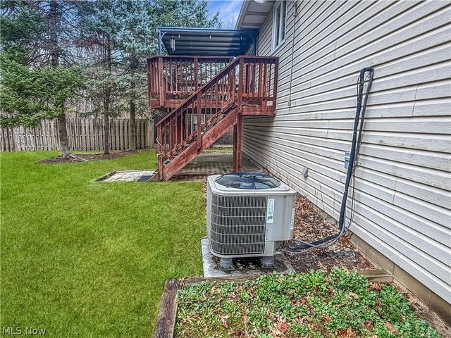 284 Old Oak Drive, Cortland, OH 44410