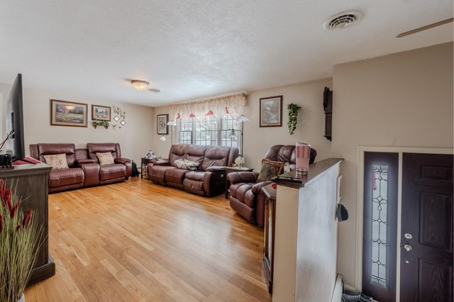 15 Easthill Drive, Hudson, NH 03051