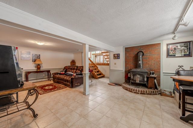 15 Easthill Drive, Hudson, NH 03051