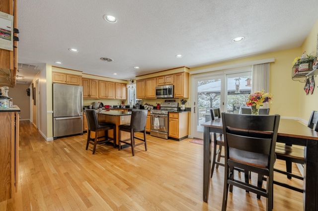 15 Easthill Drive, Hudson, NH 03051