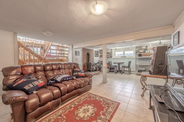 15 Easthill Drive, Hudson, NH 03051