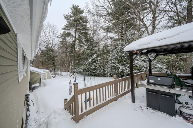 15 Easthill Drive, Hudson, NH 03051