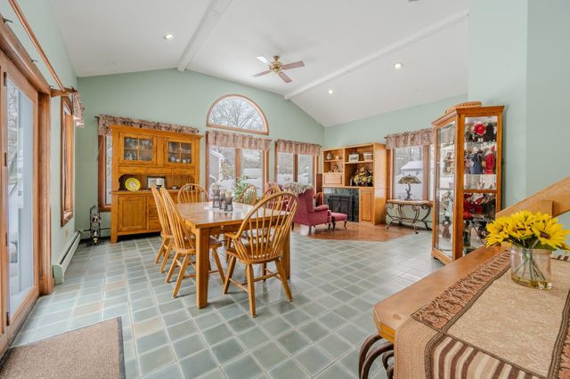 15 Easthill Drive, Hudson, NH 03051