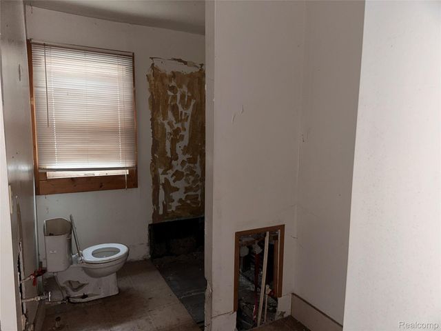 2009 Calvert Street, Detroit, MI 48206