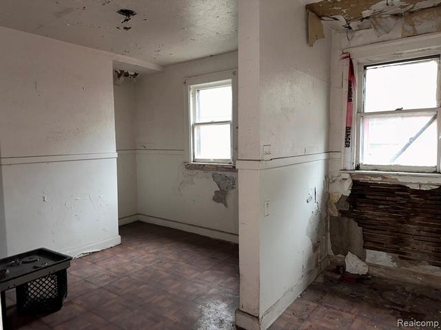 2009 Calvert Street, Detroit, MI 48206