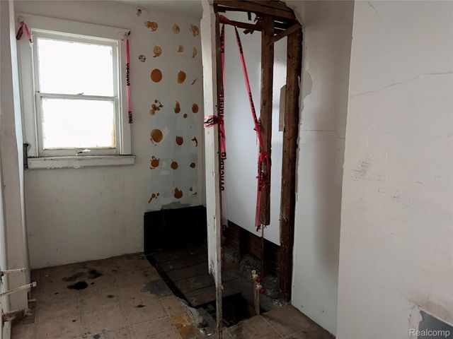 2009 Calvert Street, Detroit, MI 48206