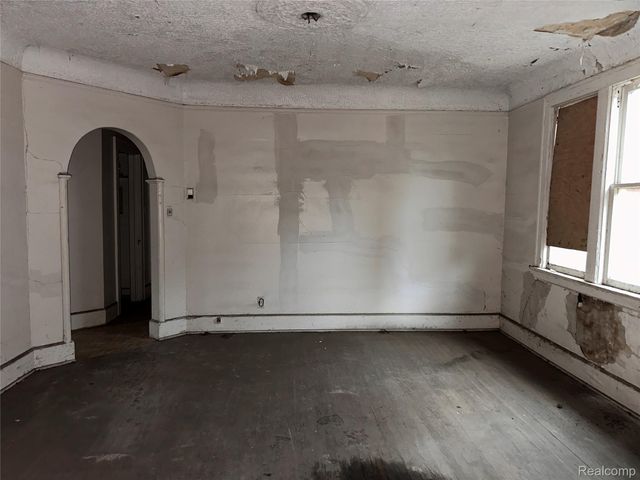 2009 Calvert Street, Detroit, MI 48206