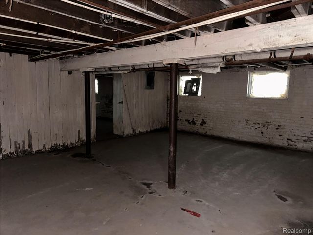 2009 Calvert Street, Detroit, MI 48206