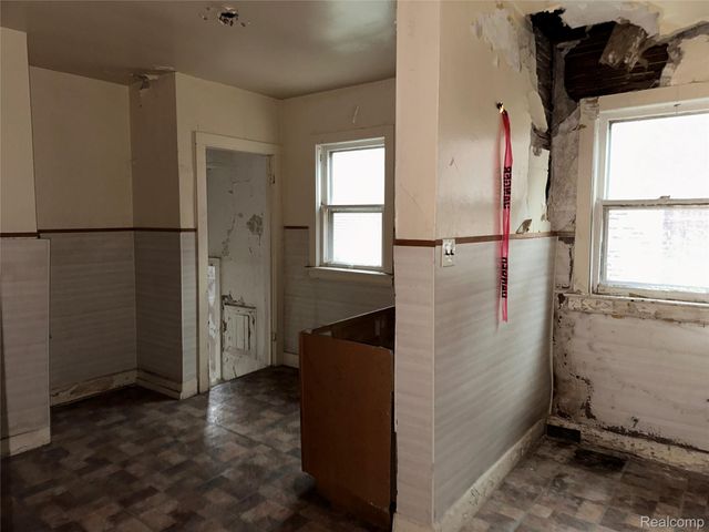 2009 Calvert Street, Detroit, MI 48206