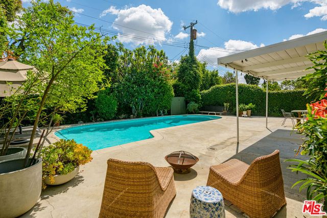 6902 Andasol Avenue, Van Nuys, CA 91406