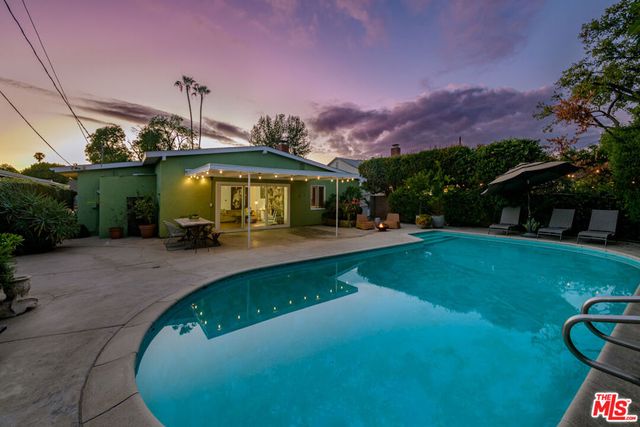 6902 Andasol Avenue, Van Nuys, CA 91406