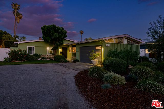 6902 Andasol Avenue, Van Nuys, CA 91406