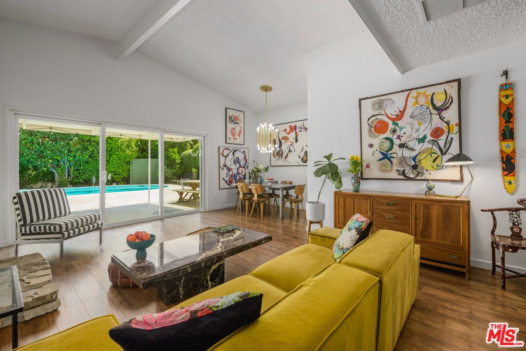 6902 Andasol Avenue, Van Nuys, CA 91406