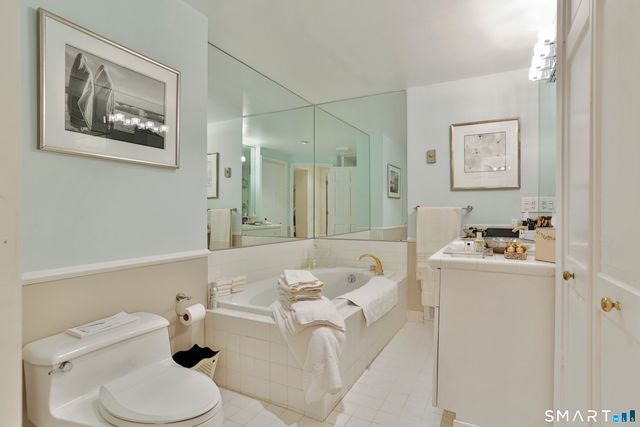 15 lafayette Court 1B, Greenwich, CT 06830