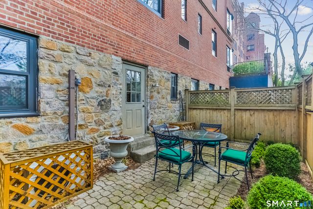 15 lafayette Court 1B, Greenwich, CT 06830