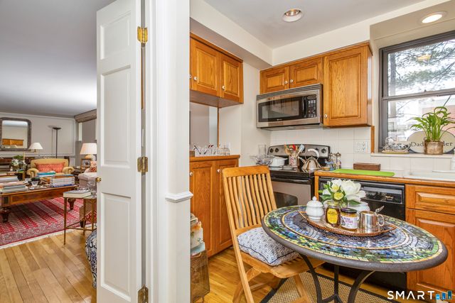 15 lafayette Court 1B, Greenwich, CT 06830