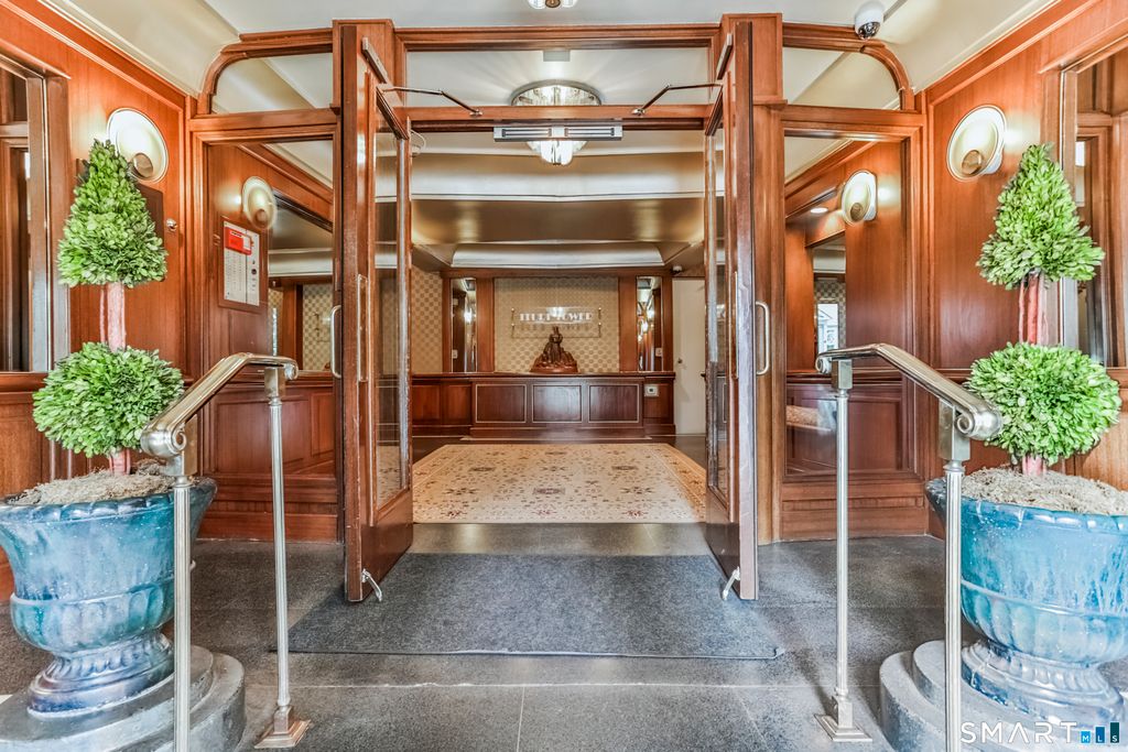 15 lafayette Court 1B, Greenwich, CT 06830
