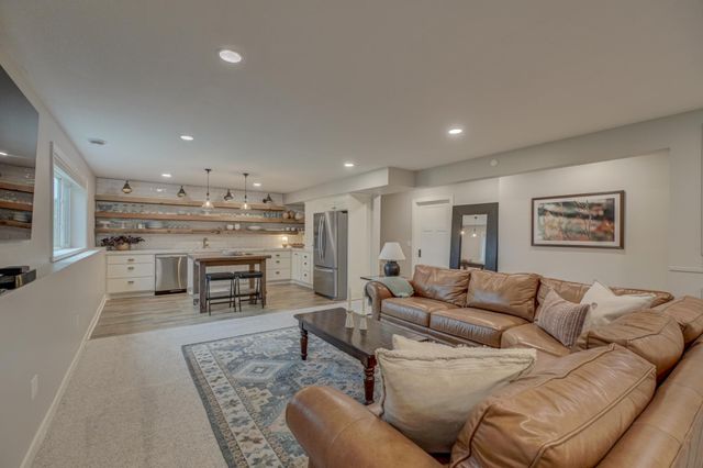 4798 Prairie Trail N, Hugo, MN 55038