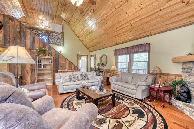 4852 Hf Lyons Road, Hiawassee, GA 30546