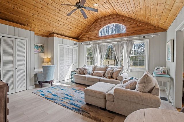 4613 CROSSOVER LN, Memphis, TN 38117