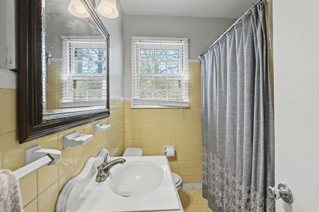 4613 CROSSOVER LN, Memphis, TN 38117