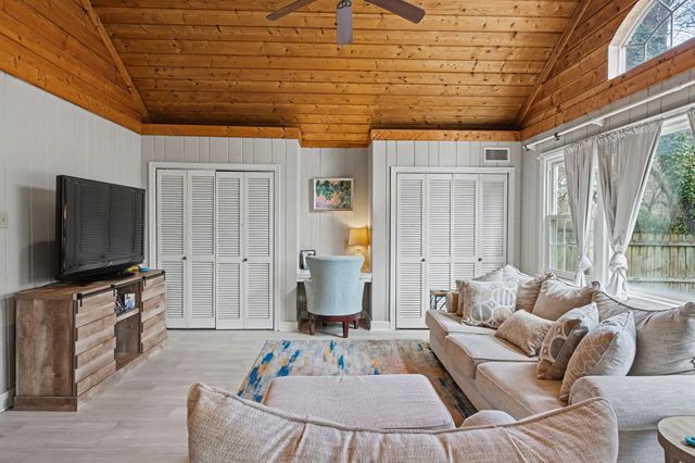 4613 CROSSOVER LN, Memphis, TN 38117